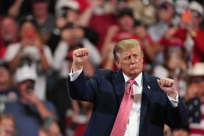 Flavio Bolsonaro Arrives in Miami After Brazilian Election Defeat; Trump Approves Entry